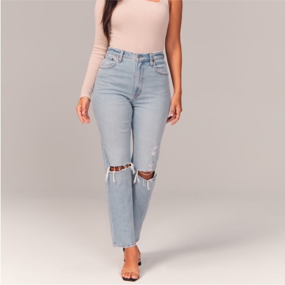 Abercrombie & Fitch Curve Love Ultra High Rise Ankle Straight Jeans - Picture 3 of 12